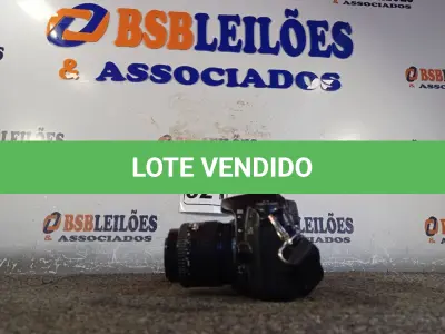 LOTE 021 - 01 CÂMERA FOTOGRÁFICA MARCA NIKON COM BATERIA, CARTÃO DE MEMÓRIA E S/CARREGADOR MODELO:D80. (NO ESTADO) ATENÇÃO! FAZER A VISITAÇÃO ANTES DE ARREMATAR, NÃO SABEMOS SE FUNCIONA. LEILÃO NÃO TEM GARANTIA E NEM DEVOLUÇÃO, SUJEITO A POSSÍVEIS AVARIAS VISÍVEIS/OCULTAS E/OU AUSÊNCIA DE COMPONENTES.