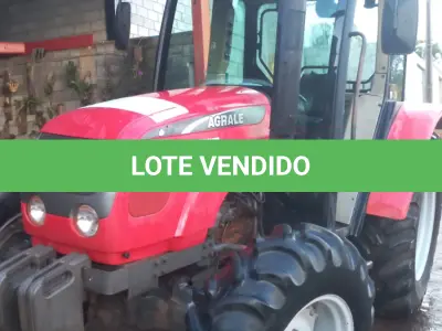 LOTE 563 - 01 TRATOR AGRALE 575 4X4, ANO 2016, AR CONDICIONADO GELANDO, PNEUS BONS, MOTOR MWM 4 CILINDROS, HORIMETRO 3.800 HORAS, FALTA VIDRO DAS 2 PORTAS (NO ESTADO) (RETIRADA EM GOIÂNIA)(AGENDAR VISTORIA EM GOIÂNIA¨. 61-08153-0503 JÚNIOR)