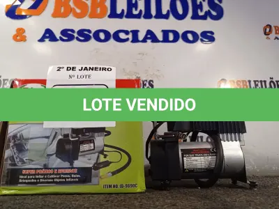 LOTE 039 - 01 COMPRESSOR DE AR PORTÁTIL. (NOVO) (NO ESTADO) ATENÇÃO! FAZER A VISITAÇÃO ANTES DE ARREMATAR, NÃO SABEMOS SE FUNCIONA. LEILÃO NÃO TEM GARANTIA E NEM DEVOLUÇÃO, SUJEITO A POSSÍVEIS AVARIAS VISÍVEIS/OCULTAS E/OU AUSÊNCIA DE COMPONENTES.