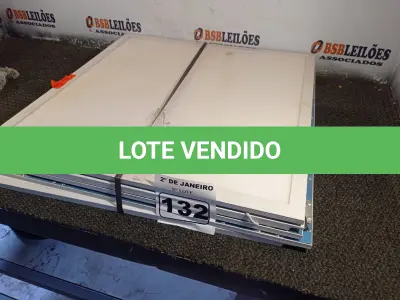 LOTE 132 - 05 PAINÉIS DE LED. (NO ESTADO) ATENÇÃO! FAZER A VISITAÇÃO ANTES DE ARREMATAR, NÃO SABEMOS SE FUNCIONA. LEILÃO NÃO TEM GARANTIA E NEM DEVOLUÇÃO, SUJEITO A POSSÍVEIS AVARIAS VISÍVEIS/OCULTAS E/OU AUSÊNCIA DE COMPONENTES.