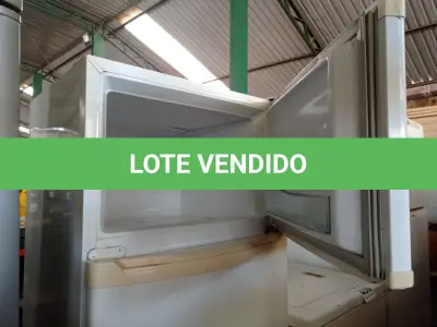 LOTE 437 - 01 GELADEIRA MARCA CÔNSUL 220V. (NO ESTADO) ATENÇÃO! FAZER A VISITAÇÃO ANTES DE ARREMATAR, NÃO SABEMOS SE FUNCIONA. LEILÃO NÃO TEM GARANTIA E NEM DEVOLUÇÃO, SUJEITO A POSSÍVEIS AVARIAS VISÍVEIS/OCULTAS E/OU AUSÊNCIA DE COMPONENTES.