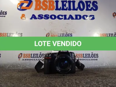 LOTE 021 - 01 CÂMERA FOTOGRÁFICA MARCA NIKON COM BATERIA, CARTÃO DE MEMÓRIA E S/CARREGADOR MODELO:D80. (NO ESTADO) ATENÇÃO! FAZER A VISITAÇÃO ANTES DE ARREMATAR, NÃO SABEMOS SE FUNCIONA. LEILÃO NÃO TEM GARANTIA E NEM DEVOLUÇÃO, SUJEITO A POSSÍVEIS AVARIAS VISÍVEIS/OCULTAS E/OU AUSÊNCIA DE COMPONENTES.