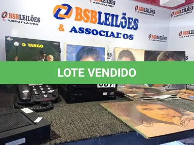 LOTE 087 - 01 LOTE COM DISCOS DE VINIL, 03 APARELHOS TERMINAL TV E 01 APARELHO DE TELEFONE. (NO ESTADO) ATENÇÃO! FAZER A VISITAÇÃO ANTES DE ARREMATAR, NÃO SABEMOS SE FUNCIONA. LEILÃO NÃO TEM GARANTIA E NEM DEVOLUÇÃO, SUJEITO A POSSÍVEIS AVARIAS VISÍVEIS/OCULTAS E/OU AUSÊNCIA DE COMPONENTES.