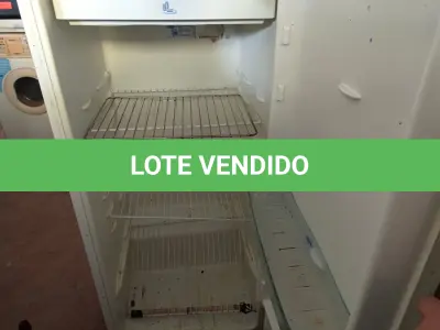 LOTE 442 - 01 GELADEIRA MARCA ELECTROLUX 220V. (NO ESTADO) ATENÇÃO! FAZER A VISITAÇÃO ANTES DE ARREMATAR, NÃO SABEMOS SE FUNCIONA. LEILÃO NÃO TEM GARANTIA E NEM DEVOLUÇÃO, SUJEITO A POSSÍVEIS AVARIAS VISÍVEIS/OCULTAS E/OU AUSÊNCIA DE COMPONENTES.
