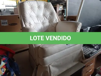 LOTE 069 - 01 POLTRONA. (NO ESTADO) ATENÇÃO! FAZER A VISITAÇÃO ANTES DE ARREMATAR, NÃO SABEMOS SE FUNCIONA. LEILÃO NÃO TEM GARANTIA E NEM DEVOLUÇÃO, SUJEITO A POSSÍVEIS AVARIAS VISÍVEIS/OCULTAS E/OU AUSÊNCIA DE COMPONENTES.