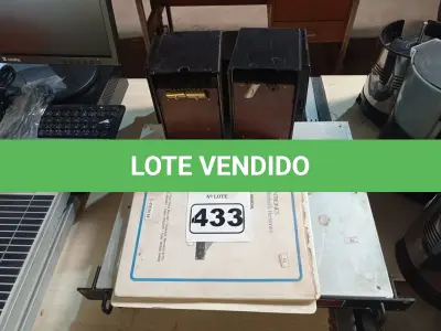 LOTE 433 - 02 APARELHOS ELETRÔNICOS E 05 CHAVES SECCIONADORAS GHM 661. (NO ESTADO) ATENÇÃO! FAZER A VISITAÇÃO ANTES DE ARREMATAR, NÃO SABEMOS SE FUNCIONA. LEILÃO NÃO TEM GARANTIA E NEM DEVOLUÇÃO, SUJEITO A POSSÍVEIS AVARIAS VISÍVEIS/OCULTAS E/OU AUSÊNCIA DE COMPONENTES.