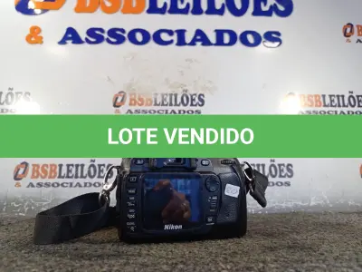 LOTE 021 - 01 CÂMERA FOTOGRÁFICA MARCA NIKON COM BATERIA, CARTÃO DE MEMÓRIA E S/CARREGADOR MODELO:D80. (NO ESTADO) ATENÇÃO! FAZER A VISITAÇÃO ANTES DE ARREMATAR, NÃO SABEMOS SE FUNCIONA. LEILÃO NÃO TEM GARANTIA E NEM DEVOLUÇÃO, SUJEITO A POSSÍVEIS AVARIAS VISÍVEIS/OCULTAS E/OU AUSÊNCIA DE COMPONENTES.