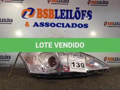 LOTE 139 - 01 FAROL AUTOMOTIVO. (NO ESTADO) ATENÇÃO! FAZER A VISITAÇÃO ANTES DE ARREMATAR, NÃO SABEMOS SE FUNCIONA. LEILÃO NÃO TEM GARANTIA E NEM DEVOLUÇÃO, SUJEITO A POSSÍVEIS AVARIAS VISÍVEIS/OCULTAS E/OU AUSÊNCIA DE COMPONENTES.