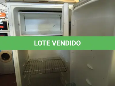 LOTE 442 - 01 GELADEIRA MARCA ELECTROLUX 220V. (NO ESTADO) ATENÇÃO! FAZER A VISITAÇÃO ANTES DE ARREMATAR, NÃO SABEMOS SE FUNCIONA. LEILÃO NÃO TEM GARANTIA E NEM DEVOLUÇÃO, SUJEITO A POSSÍVEIS AVARIAS VISÍVEIS/OCULTAS E/OU AUSÊNCIA DE COMPONENTES.