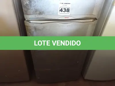 LOTE 438 - 01 GELADEIRA MARCA BOSCH 220V. (NO ESTADO) ATENÇÃO! FAZER A VISITAÇÃO ANTES DE ARREMATAR, NÃO SABEMOS SE FUNCIONA. LEILÃO NÃO TEM GARANTIA E NEM DEVOLUÇÃO, SUJEITO A POSSÍVEIS AVARIAS VISÍVEIS/OCULTAS E/OU AUSÊNCIA DE COMPONENTES.