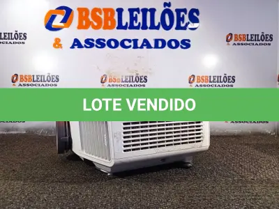 LOTE 035 - 01 PROJETOR MARCA EPSON. (NO ESTADO) ATENÇÃO! FAZER A VISITAÇÃO ANTES DE ARREMATAR, NÃO SABEMOS SE FUNCIONA. LEILÃO NÃO TEM GARANTIA E NEM DEVOLUÇÃO, SUJEITO A POSSÍVEIS AVARIAS VISÍVEIS/OCULTAS E/OU AUSÊNCIA DE COMPONENTES.