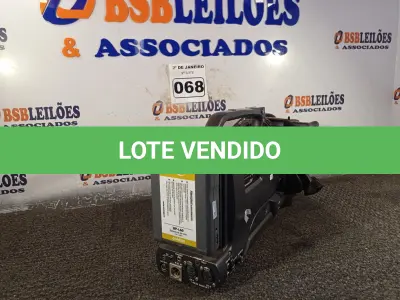 LOTE 068 - 01 CÂMERA FILMADORA PROFISSIONAL, MODELO:GY-DV5100 MARCA JVC. (NO ESTADO) ATENÇÃO! FAZER A VISITAÇÃO ANTES DE ARREMATAR, NÃO SABEMOS SE FUNCIONA. LEILÃO NÃO TEM GARANTIA E NEM DEVOLUÇÃO, SUJEITO A POSSÍVEIS AVARIAS VISÍVEIS/OCULTAS E/OU AUSÊNCIA DE COMPONENTES.