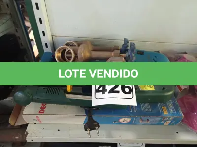 LOTE 426 - 04 LUMINÁRIAS DE MESA E 03 REGISTROS EM METAL. (NO ESTADO) ATENÇÃO! FAZER A VISITAÇÃO ANTES DE ARREMATAR, NÃO SABEMOS SE FUNCIONA. LEILÃO NÃO TEM GARANTIA E NEM DEVOLUÇÃO, SUJEITO A POSSÍVEIS AVARIAS VISÍVEIS/OCULTAS E/OU AUSÊNCIA DE COMPONENTES.