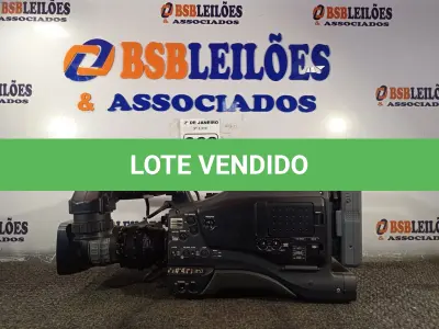 LOTE 068 - 01 CÂMERA FILMADORA PROFISSIONAL, MODELO:GY-DV5100 MARCA JVC. (NO ESTADO) ATENÇÃO! FAZER A VISITAÇÃO ANTES DE ARREMATAR, NÃO SABEMOS SE FUNCIONA. LEILÃO NÃO TEM GARANTIA E NEM DEVOLUÇÃO, SUJEITO A POSSÍVEIS AVARIAS VISÍVEIS/OCULTAS E/OU AUSÊNCIA DE COMPONENTES.