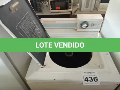LOTE 436 - 01 MÁQUINA DE LAVAR ROUPAS. (NO ESTADO) ATENÇÃO! FAZER A VISITAÇÃO ANTES DE ARREMATAR, NÃO SABEMOS SE FUNCIONA. LEILÃO NÃO TEM GARANTIA E NEM DEVOLUÇÃO, SUJEITO A POSSÍVEIS AVARIAS VISÍVEIS/OCULTAS E/OU AUSÊNCIA DE COMPONENTES.