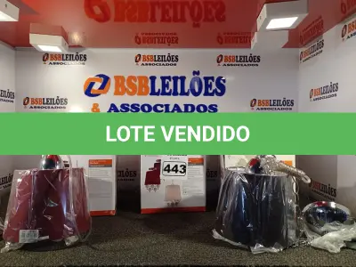 LOTE 443 - 03 LUMINÁRIAS PENDENTE SÃO PAULO. (NO ESTADO) ATENÇÃO! FAZER A VISITAÇÃO ANTES DE ARREMATAR, NÃO SABEMOS SE FUNCIONA. LEILÃO NÃO TEM GARANTIA E NEM DEVOLUÇÃO, SUJEITO A POSSÍVEIS AVARIAS VISÍVEIS/OCULTAS E/OU AUSÊNCIA DE COMPONENTES.