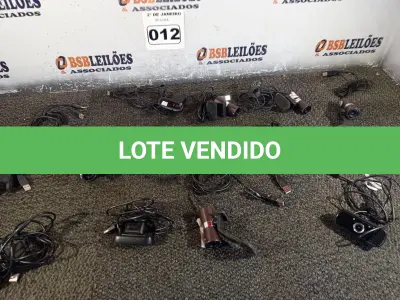 LOTE 012 - 01 LOTE COM 13 MINE CÂMERAS DIVERSAS. (NO ESTADO) ATENÇÃO! FAZER A VISITAÇÃO ANTES DE ARREMATAR, NÃO SABEMOS SE FUNCIONA. LEILÃO NÃO TEM GARANTIA E NEM DEVOLUÇÃO, SUJEITO A POSSÍVEIS AVARIAS VISÍVEIS/OCULTAS E/OU AUSÊNCIA DE COMPONENTES.