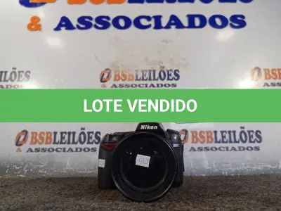 LOTE 029 - 01 MÁQUINA FOTOGRÁFICA MODELO: D90 MARCA NIKON COM BATERIA, CARTÃO DE MEMÓRIA E S/CARREGADOR (NO ESTADO) ATENÇÃO! FAZER A VISITAÇÃO ANTES DE ARREMATAR, NÃO SABEMOS SE FUNCIONA. LEILÃO NÃO TEM GARANTIA E NEM DEVOLUÇÃO, SUJEITO A POSSÍVEIS AVARIAS VISÍVEIS/OCULTAS E/OU AUSÊNCIA DE COMPONENTES.
