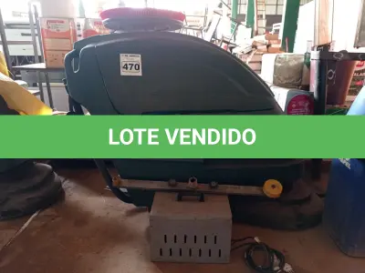 LOTE 470 - 01 LAVADORA DE PISOS INDUSTRIAL COM BATERIAS E CARREGADOR. (NO ESTADO) ATENÇÃO! FAZER A VISITAÇÃO ANTES DE ARREMATAR, NÃO SABEMOS SE FUNCIONA. LEILÃO NÃO TEM GARANTIA E NEM DEVOLUÇÃO, SUJEITO A POSSÍVEIS AVARIAS VISÍVEIS/OCULTAS E/OU AUSÊNCIA DE COMPONENTES.