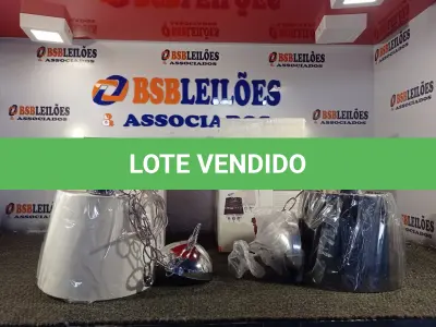 LOTE 137 - 02 LUMINÁRIAS PENDENTE SÃO PAULO. (NO ESTADO) ATENÇÃO! FAZER A VISITAÇÃO ANTES DE ARREMATAR, NÃO SABEMOS SE FUNCIONA. LEILÃO NÃO TEM GARANTIA E NEM DEVOLUÇÃO, SUJEITO A POSSÍVEIS AVARIAS VISÍVEIS/OCULTAS E/OU AUSÊNCIA DE COMPONENTES.