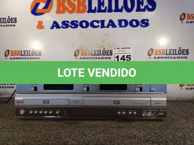LOTE 145 - 01 DVD PLAYER/VÍDEO CASSETE RECORDER MODELO:DC884B MARCA LG E 01 SWITCH COM 16 CANAIS MARCA DELL. (NO ESTADO) ATENÇÃO! FAZER A VISITAÇÃO ANTES DE ARREMATAR, NÃO SABEMOS SE FUNCIONA. LEILÃO NÃO TEM GARANTIA E NEM DEVOLUÇÃO, SUJEITO A POSSÍVEIS AVARIAS VISÍVEIS/OCULTAS E/OU AUSÊNCIA DE COMPONENTES.