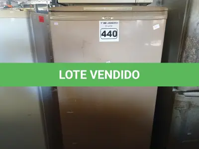 LOTE 440 - 01 GELADEIRA MARCA CÔNSUL 220V. (NO ESTADO) ATENÇÃO! FAZER A VISITAÇÃO ANTES DE ARREMATAR, NÃO SABEMOS SE FUNCIONA. LEILÃO NÃO TEM GARANTIA E NEM DEVOLUÇÃO, SUJEITO A POSSÍVEIS AVARIAS VISÍVEIS/OCULTAS E/OU AUSÊNCIA DE COMPONENTES.