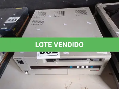 LOTE 062 - 01 VÍDEO CASSETE, MODELO:UVW-1200 RGB MARCA SONY. (NO ESTADO) ATENÇÃO! FAZER A VISITAÇÃO ANTES DE ARREMATAR, NÃO SABEMOS SE FUNCIONA. LEILÃO NÃO TEM GARANTIA E NEM DEVOLUÇÃO, SUJEITO A POSSÍVEIS AVARIAS VISÍVEIS/OCULTAS E/OU AUSÊNCIA DE COMPONENTES.