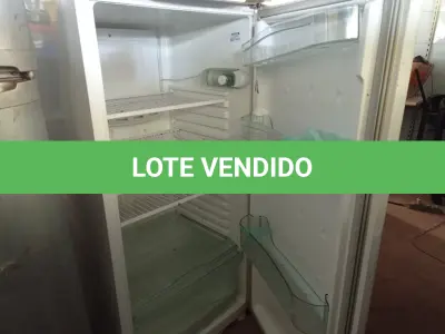 LOTE 437 - 01 GELADEIRA MARCA CÔNSUL 220V. (NO ESTADO) ATENÇÃO! FAZER A VISITAÇÃO ANTES DE ARREMATAR, NÃO SABEMOS SE FUNCIONA. LEILÃO NÃO TEM GARANTIA E NEM DEVOLUÇÃO, SUJEITO A POSSÍVEIS AVARIAS VISÍVEIS/OCULTAS E/OU AUSÊNCIA DE COMPONENTES.