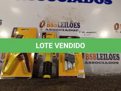 LOTE 047 - 01 KIT CHAVE ALLEN 09 PEÇS, 01 CHAVE COM 06 PONTAS INTERCAMBIÁVEL E 01 DESCASCADOR DE FIO. (NOVO) (NO ESTADO) ATENÇÃO! FAZER A VISITAÇÃO ANTES DE ARREMATAR, NÃO SABEMOS SE FUNCIONA. LEILÃO NÃO TEM GARANTIA E NEM DEVOLUÇÃO, SUJEITO A POSSÍVEIS AVARIAS VISÍVEIS/OCULTAS E/OU AUSÊNCIA DE COMPONENTES.