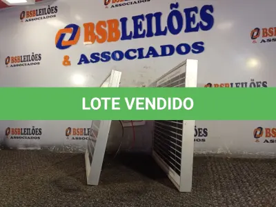 LOTE 085 - 02 PAINÉIS SOLARES 18V 10W.  (NO ESTADO) ATENÇÃO! FAZER A VISITAÇÃO ANTES DE ARREMATAR, NÃO SABEMOS SE FUNCIONA. LEILÃO NÃO TEM GARANTIA E NEM DEVOLUÇÃO, SUJEITO A POSSÍVEIS AVARIAS VISÍVEIS/OCULTAS E/OU AUSÊNCIA DE COMPONENTES.