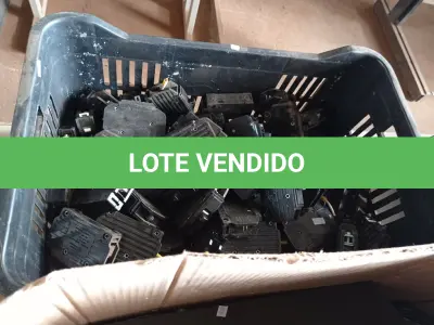 LOTE 275 - 01 LOTE COM APARELHOS ELETRÔNICOS DIVERSOS E 01 CAIXA COM DISJUNTORES.(NO ESTADO) ATENÇÃO! FAZER A VISITAÇÃO ANTES DE ARREMATAR, NÃO SABEMOS SE FUNCIONA. LEILÃO NÃO TEM GARANTIA E NEM DEVOLUÇÃO, SUJEITO A POSSÍVEIS AVARIAS VISÍVEIS/OCULTAS E/OU AUSÊNCIA DE COMPONENTES.