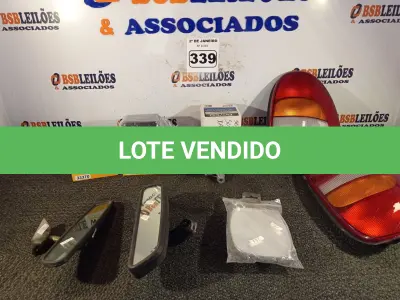 LOTE 339 - 02 LANTERNAS DA GRAND CARAVAM, 03 ESPELHOS RETROVISORES E 02 FILTROS WIX. (NO ESTADO) ATENÇÃO! FAZER A VISITAÇÃO ANTES DE ARREMATAR, NÃO SABEMOS SE FUNCIONA. LEILÃO NÃO TEM GARANTIA E NEM DEVOLUÇÃO, SUJEITO A POSSÍVEIS AVARIAS VISÍVEIS/OCULTAS E/OU AUSÊNCIA DE COMPONENTES.