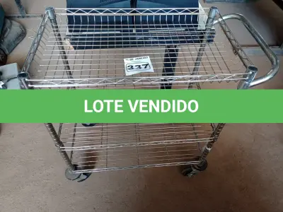 LOTE 337 - 01 CARRINHO PARA TRANSPORTE DE UTENSILIOS COM TRES DIVISOES. (NO ESTADO) ATENÇÃO! FAZER A VISITAÇÃO ANTES DE ARREMATAR, NÃO SABEMOS SE FUNCIONA. LEILÃO NÃO TEM GARANTIA E NEM DEVOLUÇÃO, SUJEITO A POSSÍVEIS AVARIAS VISÍVEIS/OCULTAS E/OU AUSÊNCIA DE COMPONENTES.