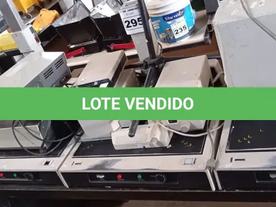 LOTE 295 - 01 LOTE DE SUCATAS DE ELETRÔNICOS E 01 TRIPÉ. (NO ESTADO) ATENÇÃO! FAZER A VISITAÇÃO ANTES DE ARREMATAR, NÃO SABEMOS SE FUNCIONA. LEILÃO NÃO TEM GARANTIA E NEM DEVOLUÇÃO, SUJEITO A POSSÍVEIS AVARIAS VISÍVEIS/OCULTAS E/OU AUSÊNCIA DE COMPONENTES.