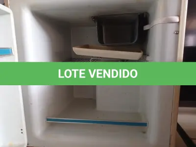 LOTE 242 - 01 FRIGOBAR GELOMATIC. (NO ESTADO) ATENÇÃO! FAZER A VISITAÇÃO ANTES DE ARREMATAR, NÃO SABEMOS SE FUNCIONA. LEILÃO NÃO TEM GARANTIA E NEM DEVOLUÇÃO, SUJEITO A POSSÍVEIS AVARIAS VISÍVEIS/OCULTAS E/OU AUSÊNCIA DE COMPONENTES.