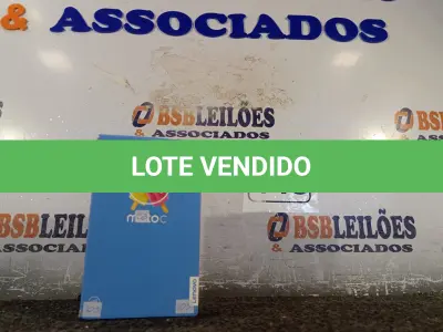 LOTE 445 - 01 CELULAR MOTOC MODELO:XT1750 8GB MARCA LENOVO. (NO ESTADO) ATENÇÃO! FAZER A VISITAÇÃO ANTES DE ARREMATAR, NÃO SABEMOS SE FUNCIONA. LEILÃO NÃO TEM GARANTIA E NEM DEVOLUÇÃO, SUJEITO A POSSÍVEIS AVARIAS VISÍVEIS/OCULTAS E/OU AUSÊNCIA DE COMPONENTES.