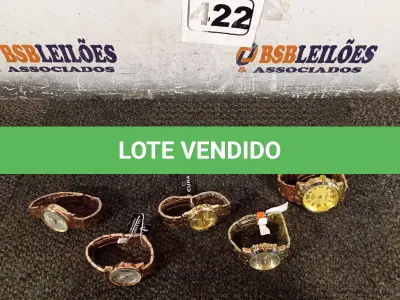 LOTE 422 - 05 RELÓGIOS.(NO ESTADO) ATENÇÃO! FAZER A VISITAÇÃO ANTES DE ARREMATAR, NÃO SABEMOS SE FUNCIONA. LEILÃO NÃO TEM GARANTIA E NEM DEVOLUÇÃO, SUJEITO A POSSÍVEIS AVARIAS VISÍVEIS/OCULTAS E/OU AUSÊNCIA DE COMPONENTES.