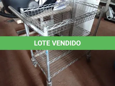 LOTE 206 - 01 CARRINHO PARA TRANSPORTE DE UTENSILIOS COM TRES DIVISOES. (NO ESTADO) ATENÇÃO! FAZER A VISITAÇÃO ANTES DE ARREMATAR, NÃO SABEMOS SE FUNCIONA. LEILÃO NÃO TEM GARANTIA E NEM DEVOLUÇÃO, SUJEITO A POSSÍVEIS AVARIAS VISÍVEIS/OCULTAS E/OU AUSÊNCIA DE COMPONENTES.