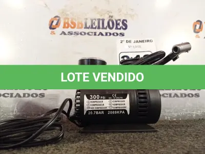 LOTE 343 - 01 COMPRESSOR DE AR PORTÁTIL DC 12V. (NO ESTADO) ATENÇÃO! FAZER A VISITAÇÃO ANTES DE ARREMATAR, NÃO SABEMOS SE FUNCIONA. LEILÃO NÃO TEM GARANTIA E NEM DEVOLUÇÃO, SUJEITO A POSSÍVEIS AVARIAS VISÍVEIS/OCULTAS E/OU AUSÊNCIA DE COMPONENTES.