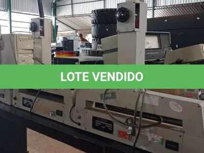 LOTE 295 - 01 LOTE DE SUCATAS DE ELETRÔNICOS E 01 TRIPÉ. (NO ESTADO) ATENÇÃO! FAZER A VISITAÇÃO ANTES DE ARREMATAR, NÃO SABEMOS SE FUNCIONA. LEILÃO NÃO TEM GARANTIA E NEM DEVOLUÇÃO, SUJEITO A POSSÍVEIS AVARIAS VISÍVEIS/OCULTAS E/OU AUSÊNCIA DE COMPONENTES.