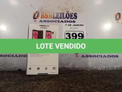 LOTE 399 - 01 CELULAR MOTOC MODELO:XT1750 8GB MARCA LENOVO. (NO ESTADO) ATENÇÃO! FAZER A VISITAÇÃO ANTES DE ARREMATAR, NÃO SABEMOS SE FUNCIONA. LEILÃO NÃO TEM GARANTIA E NEM DEVOLUÇÃO, SUJEITO A POSSÍVEIS AVARIAS VISÍVEIS/OCULTAS E/OU AUSÊNCIA DE COMPONENTES.