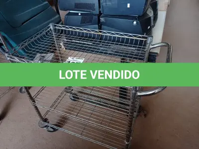 LOTE 337 - 01 CARRINHO PARA TRANSPORTE DE UTENSILIOS COM TRES DIVISOES. (NO ESTADO) ATENÇÃO! FAZER A VISITAÇÃO ANTES DE ARREMATAR, NÃO SABEMOS SE FUNCIONA. LEILÃO NÃO TEM GARANTIA E NEM DEVOLUÇÃO, SUJEITO A POSSÍVEIS AVARIAS VISÍVEIS/OCULTAS E/OU AUSÊNCIA DE COMPONENTES.