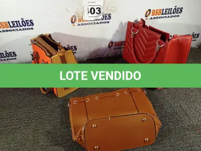 LOTE 403 -  03 BOLSAS FEMININAS. (NO ESTADO) ATENÇÃO! FAZER A VISITAÇÃO ANTES DE ARREMATAR, NÃO SABEMOS SE FUNCIONA. LEILÃO NÃO TEM GARANTIA E NEM DEVOLUÇÃO, SUJEITO A POSSÍVEIS AVARIAS VISÍVEIS/OCULTAS E/OU AUSÊNCIA DE COMPONENTES.