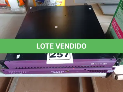 LOTE 257 - 02 APARELHOS ELETRÔNICOS, SENDO 01 PROCESSADOR  COM 10 ENTRADAS DE VÍDEO  MARCA KALEIDO(NO ESTADO) ATENÇÃO! FAZER A VISITAÇÃO ANTES DE ARREMATAR, NÃO SABEMOS SE FUNCIONA. LEILÃO NÃO TEM GARANTIA E NEM DEVOLUÇÃO, SUJEITO A POSSÍVEIS AVARIAS VISÍVEIS/OCULTAS E/OU AUSÊNCIA DE COMPONENTES.