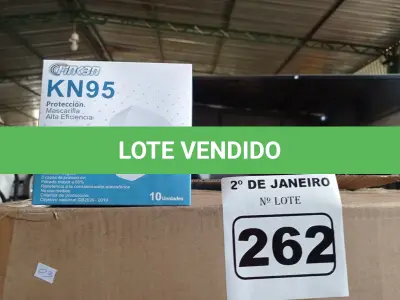 LOTE 262 - 01 CAIXA COM APROXIMADAMENTE 1.000 MASCARAS DESCARTÁVEIS KN95 . (NO ESTADO) ATENÇÃO! FAZER A VISITAÇÃO ANTES DE ARREMATAR, NÃO SABEMOS SE FUNCIONA. LEILÃO NÃO TEM GARANTIA E NEM DEVOLUÇÃO, SUJEITO A POSSÍVEIS AVARIAS VISÍVEIS/OCULTAS E/OU AUSÊNCIA DE COMPONENTES.