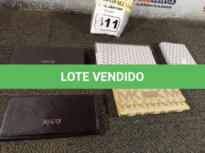LOTE 411 - 05 CARTEIRAS FEMININA. (NO ESTADO) ATENÇÃO! FAZER A VISITAÇÃO ANTES DE ARREMATAR, NÃO SABEMOS SE FUNCIONA. LEILÃO NÃO TEM GARANTIA E NEM DEVOLUÇÃO, SUJEITO A POSSÍVEIS AVARIAS VISÍVEIS/OCULTAS E/OU AUSÊNCIA DE COMPONENTES.