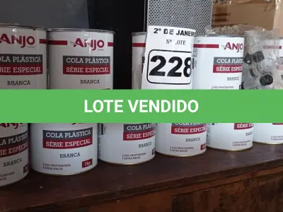 LOTE 228 - 12 LATAS DE 1KG DE COLA PLÁSTICA MARCA ANJO. (NO ESTADO) ATENÇÃO! FAZER A VISITAÇÃO ANTES DE ARREMATAR, NÃO SABEMOS SE FUNCIONA. LEILÃO NÃO TEM GARANTIA E NEM DEVOLUÇÃO, SUJEITO A POSSÍVEIS AVARIAS VISÍVEIS/OCULTAS E/OU AUSÊNCIA DE COMPONENTES.
