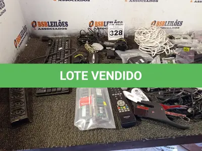LOTE 328 - 01 LOTE COM DIVERSOS PERIFÉRICOS DE INFORMÁTICA. (NO ESTADO) ATENÇÃO! FAZER A VISITAÇÃO ANTES DE ARREMATAR, NÃO SABEMOS SE FUNCIONA. LEILÃO NÃO TEM GARANTIA E NEM DEVOLUÇÃO, SUJEITO A POSSÍVEIS AVARIAS VISÍVEIS/OCULTAS E/OU AUSÊNCIA DE COMPONENTES.