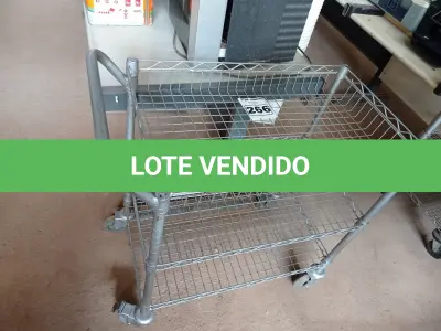 LOTE 266 - 01 CARRINHO PARA TRANSPORTE DE UTENSILIOS COM TRES DIVISOES. (NO ESTADO) ATENÇÃO! FAZER A VISITAÇÃO ANTES DE ARREMATAR, NÃO SABEMOS SE FUNCIONA. LEILÃO NÃO TEM GARANTIA E NEM DEVOLUÇÃO, SUJEITO A POSSÍVEIS AVARIAS VISÍVEIS/OCULTAS E/OU AUSÊNCIA DE COMPONENTES.