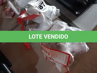 LOTE 287 - 11 LUMINÁRIAS DE SOBREPOR. (NO ESTADO) ATENÇÃO! FAZER A VISITAÇÃO ANTES DE ARREMATAR, NÃO SABEMOS SE FUNCIONA. LEILÃO NÃO TEM GARANTIA E NEM DEVOLUÇÃO, SUJEITO A POSSÍVEIS AVARIAS VISÍVEIS/OCULTAS E/OU AUSÊNCIA DE COMPONENTES.
